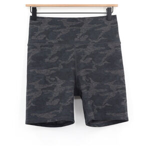 Vuori Women's Clean Elevation Shorty Shorts Black/Grey Camo Sz S
